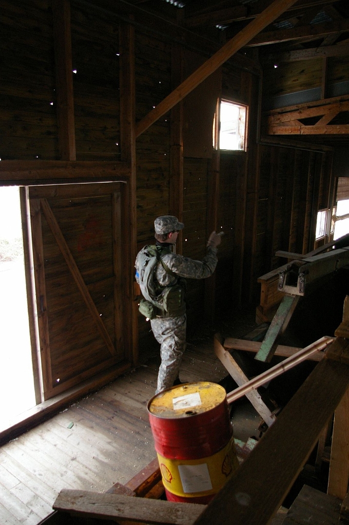 image047smalll1.jpg