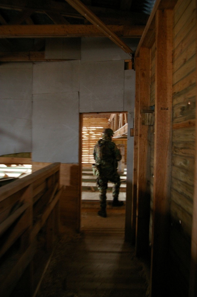 image048smalll1.jpg